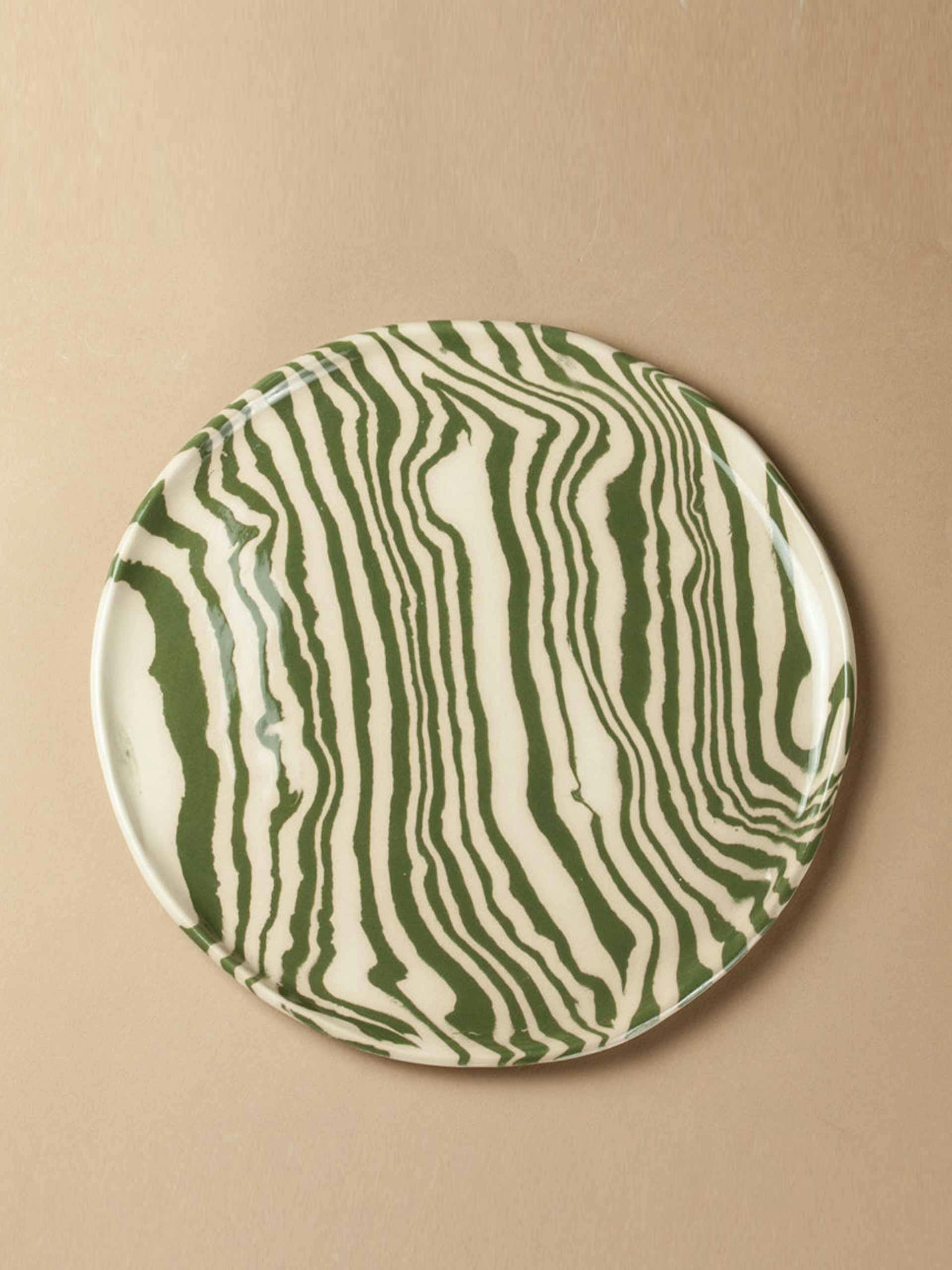 Green and white marbled plate