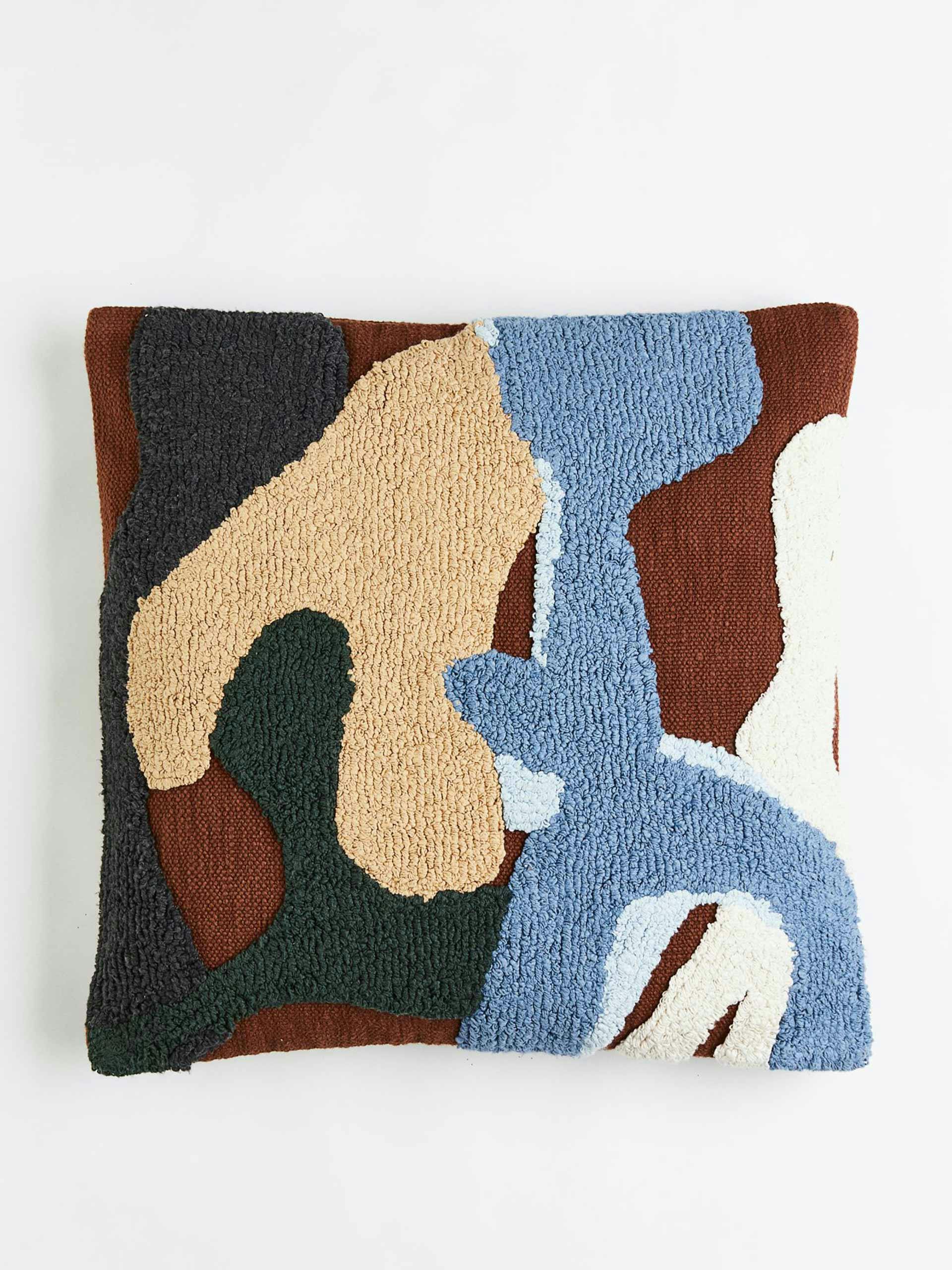 Tufted cushion cover