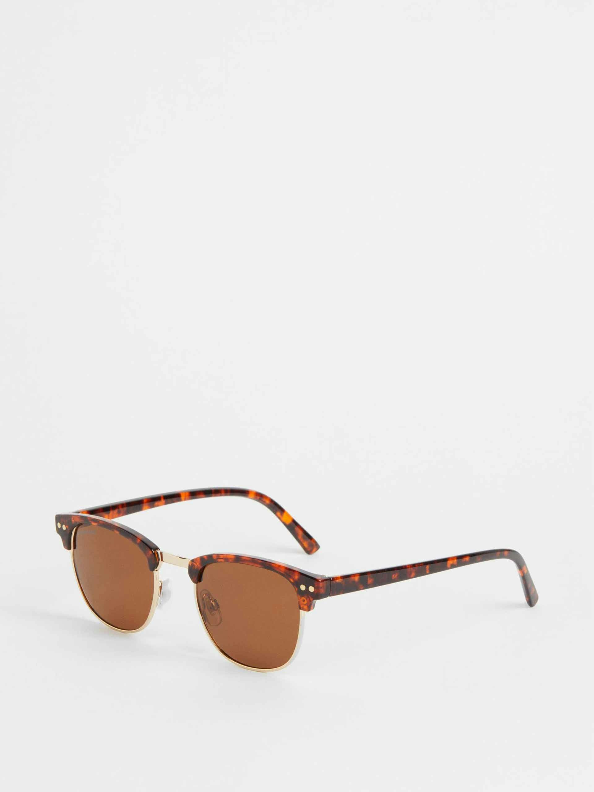 Brown polarised sunglasses