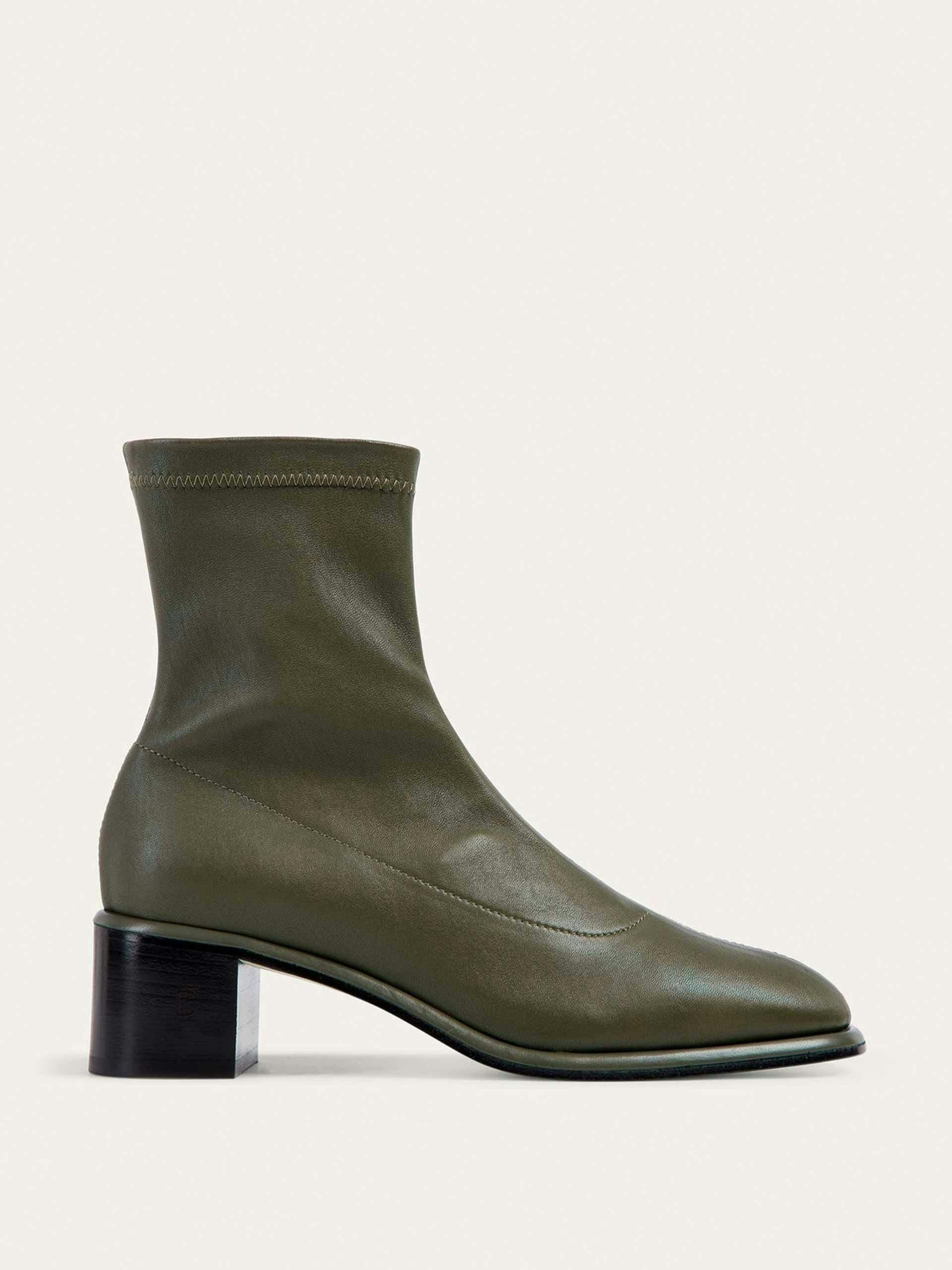 Stretch nappa ankle boot