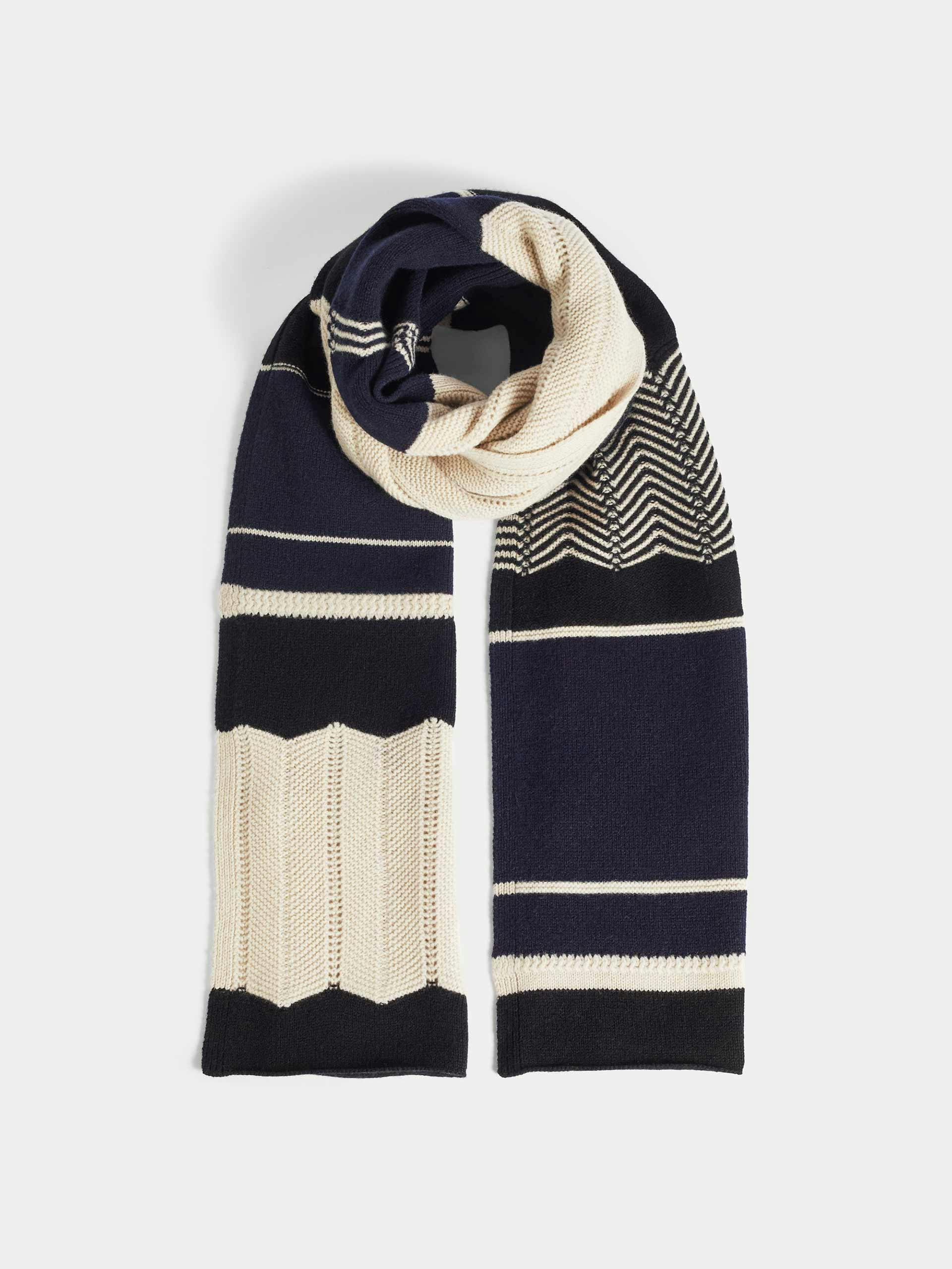 Knitted merino wool scarf