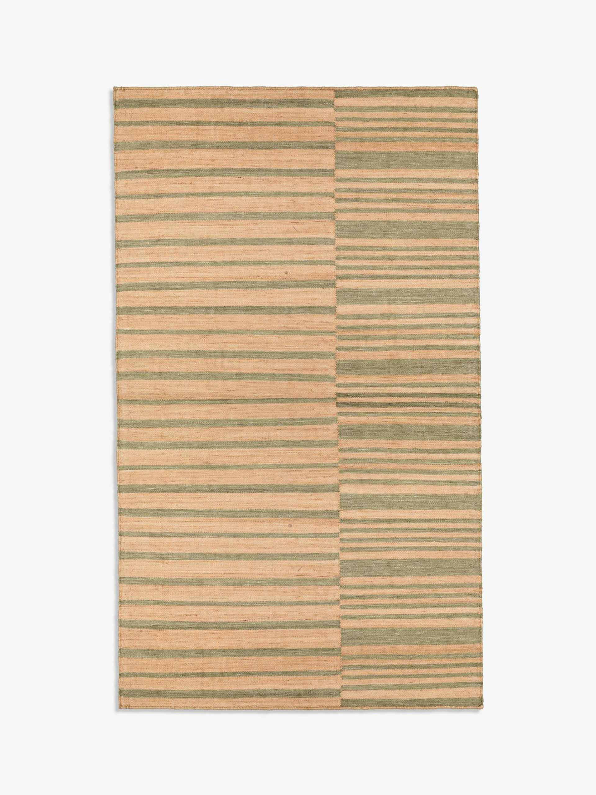 Offset striped indoor/outdoor rug