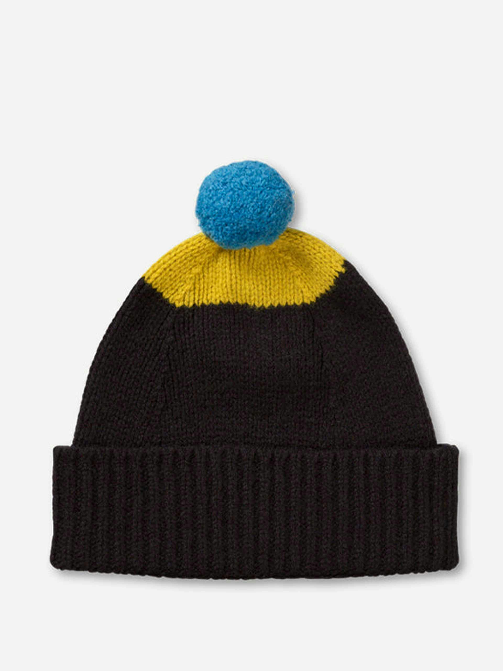 Top spot hat with pompom