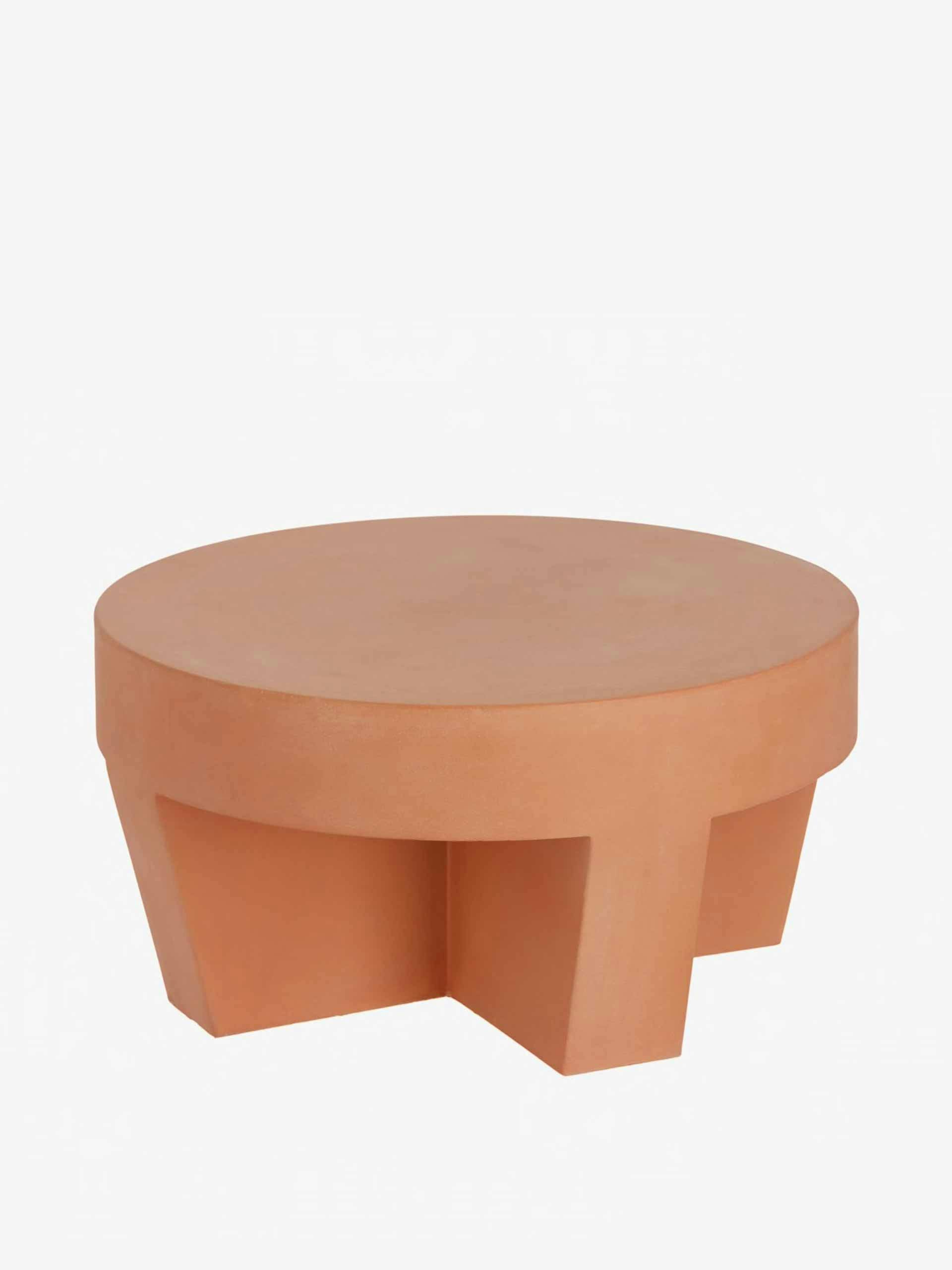 Round outdoor terracotta coffee table