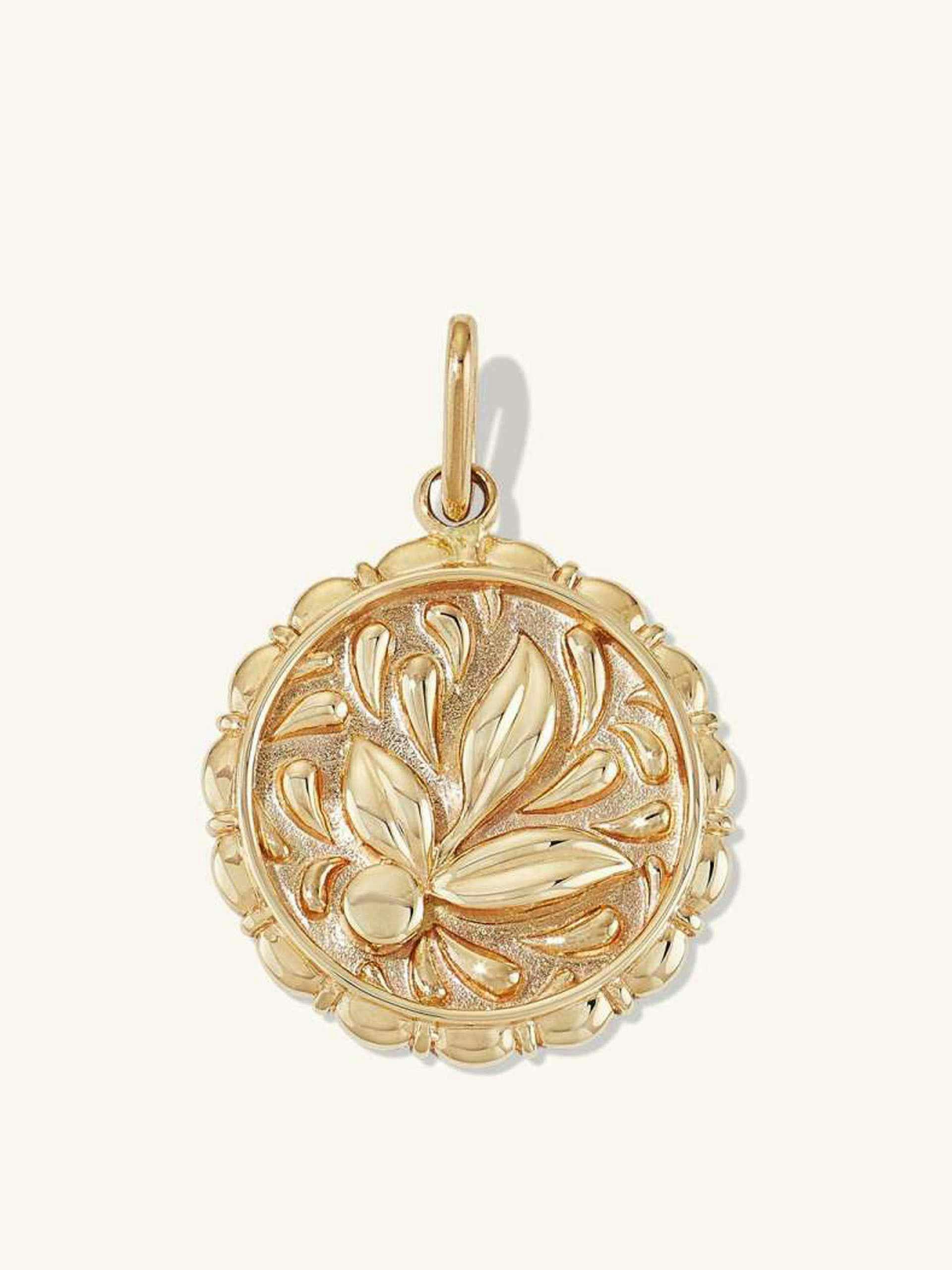 14kt yellow gold charm pendant