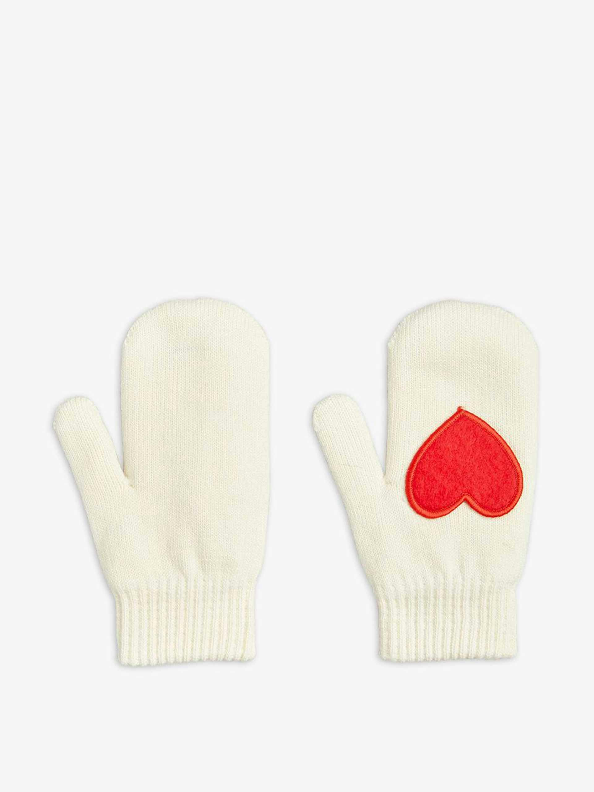 Heart knitted mittens