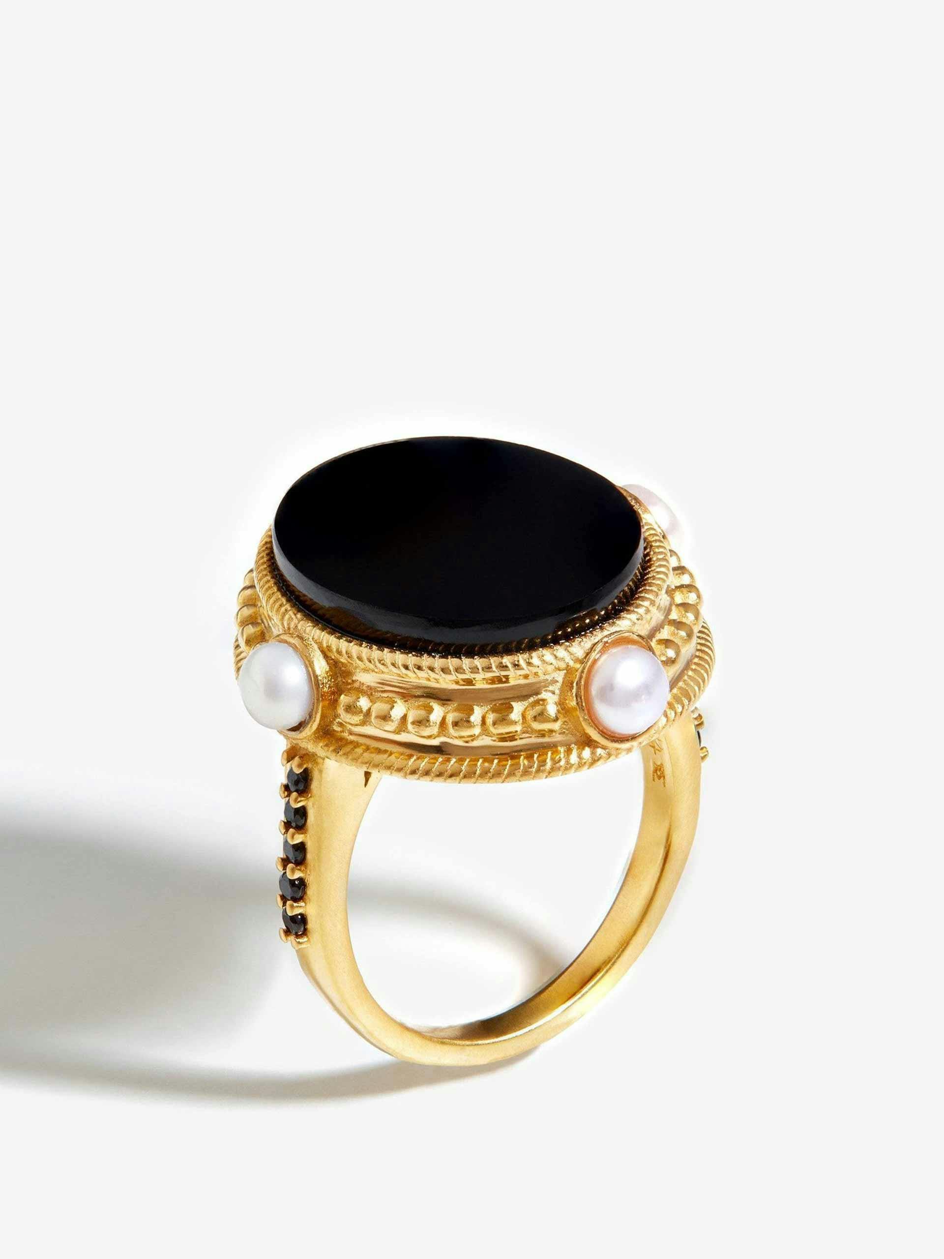 Gold and black pearl ring