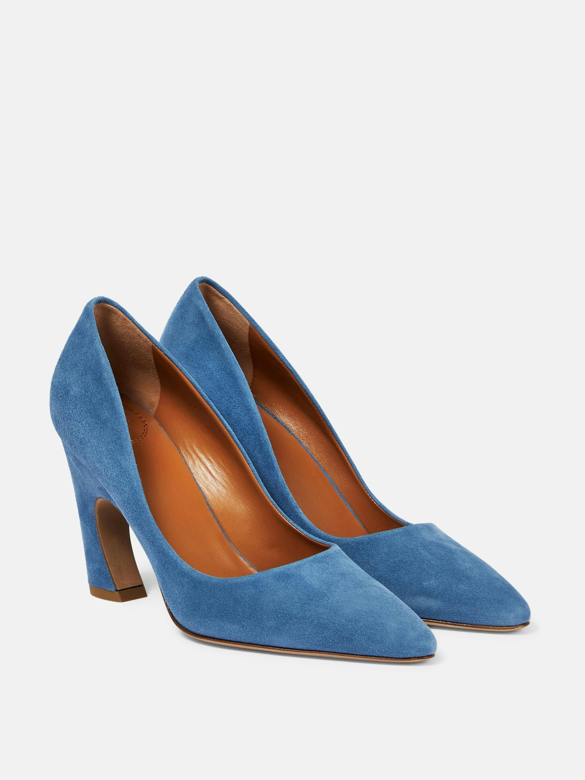 Blue suede heeled pumps