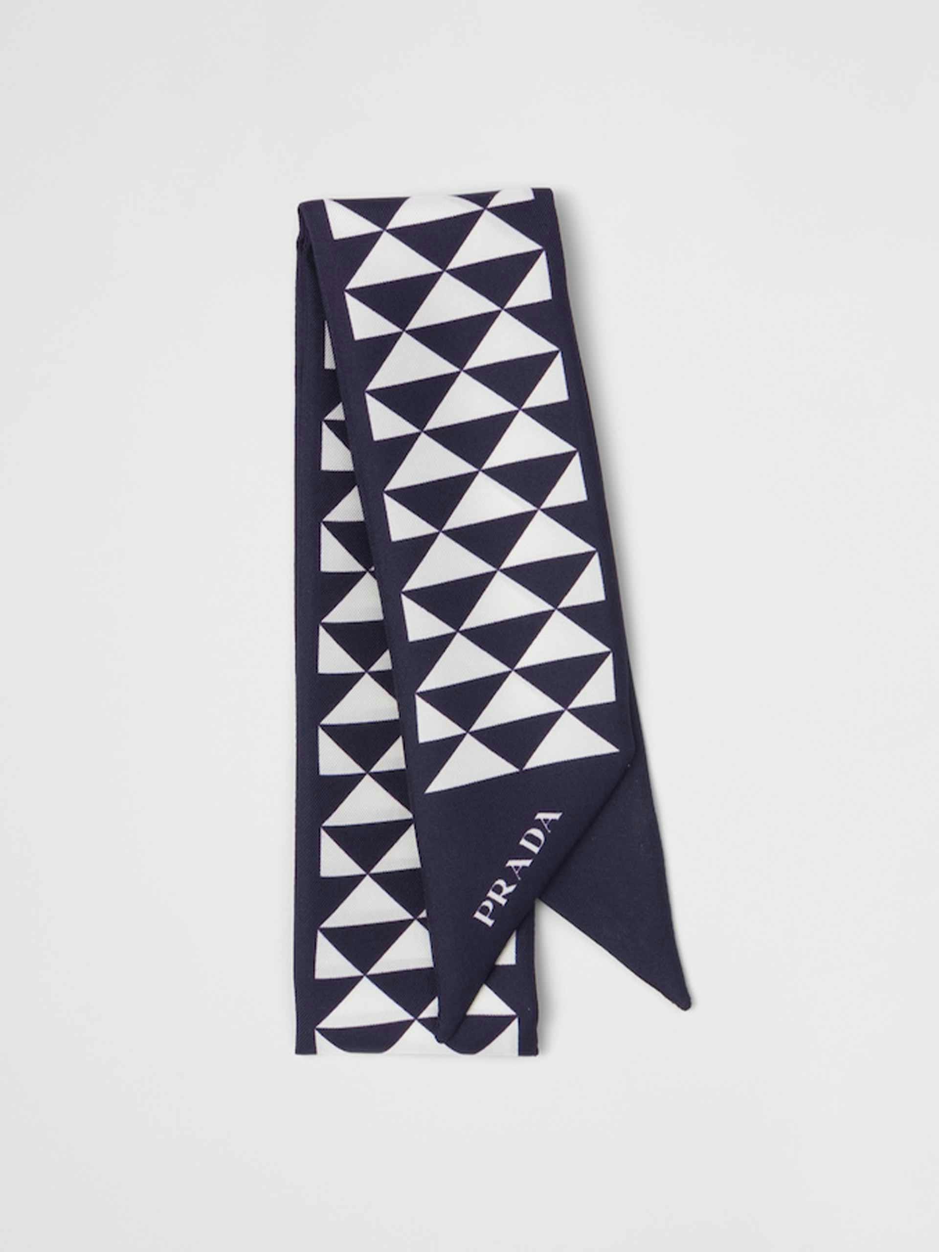 Scarf with graphic pattern