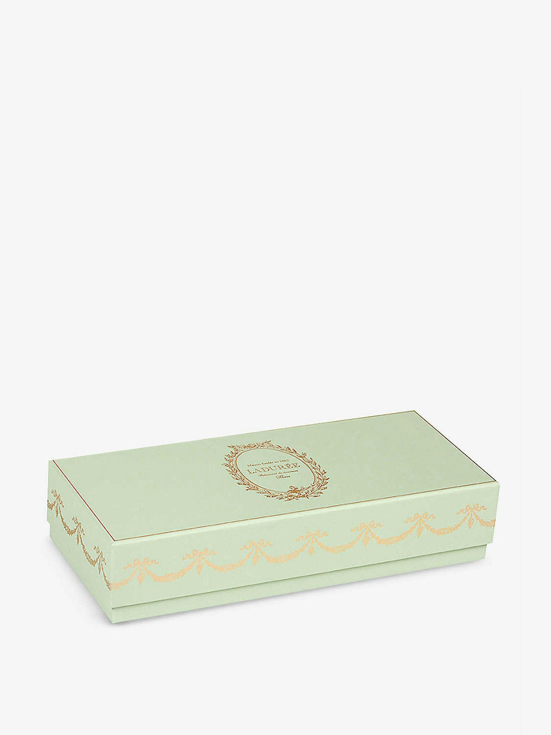 Incontournable macarons (box of 12)