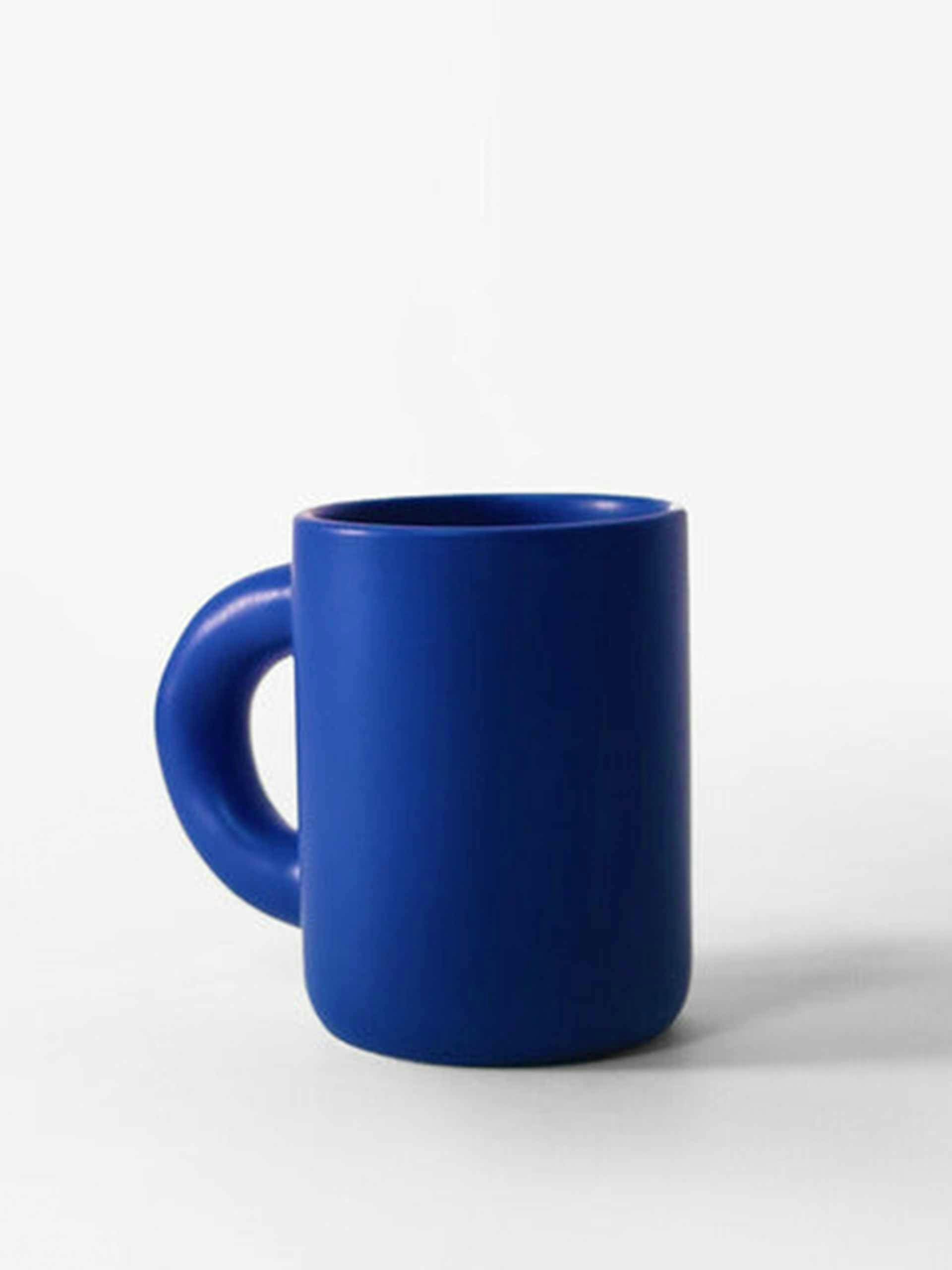 Blue and white set of 2 mugs
