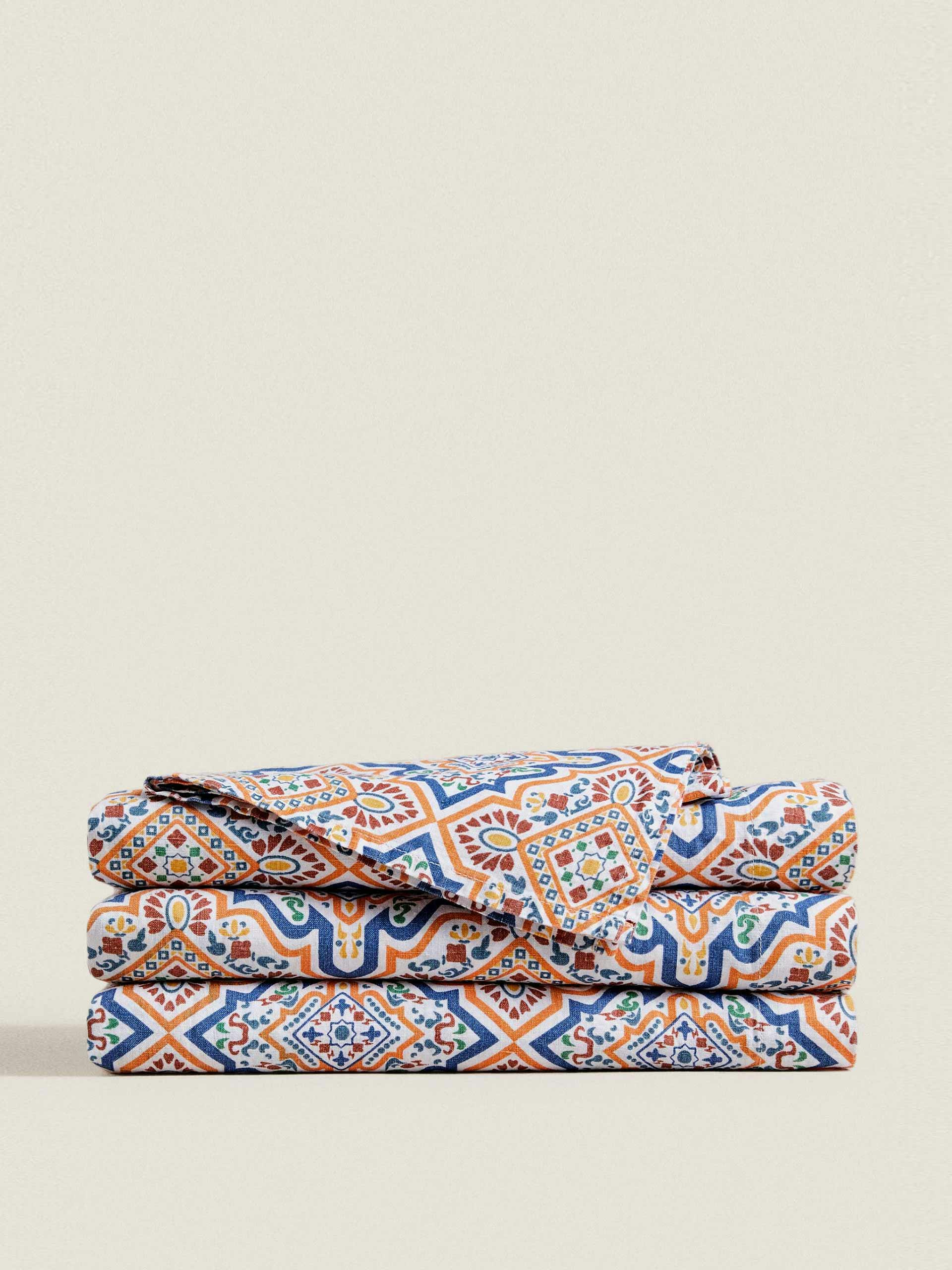 Geometric linen tablecloth