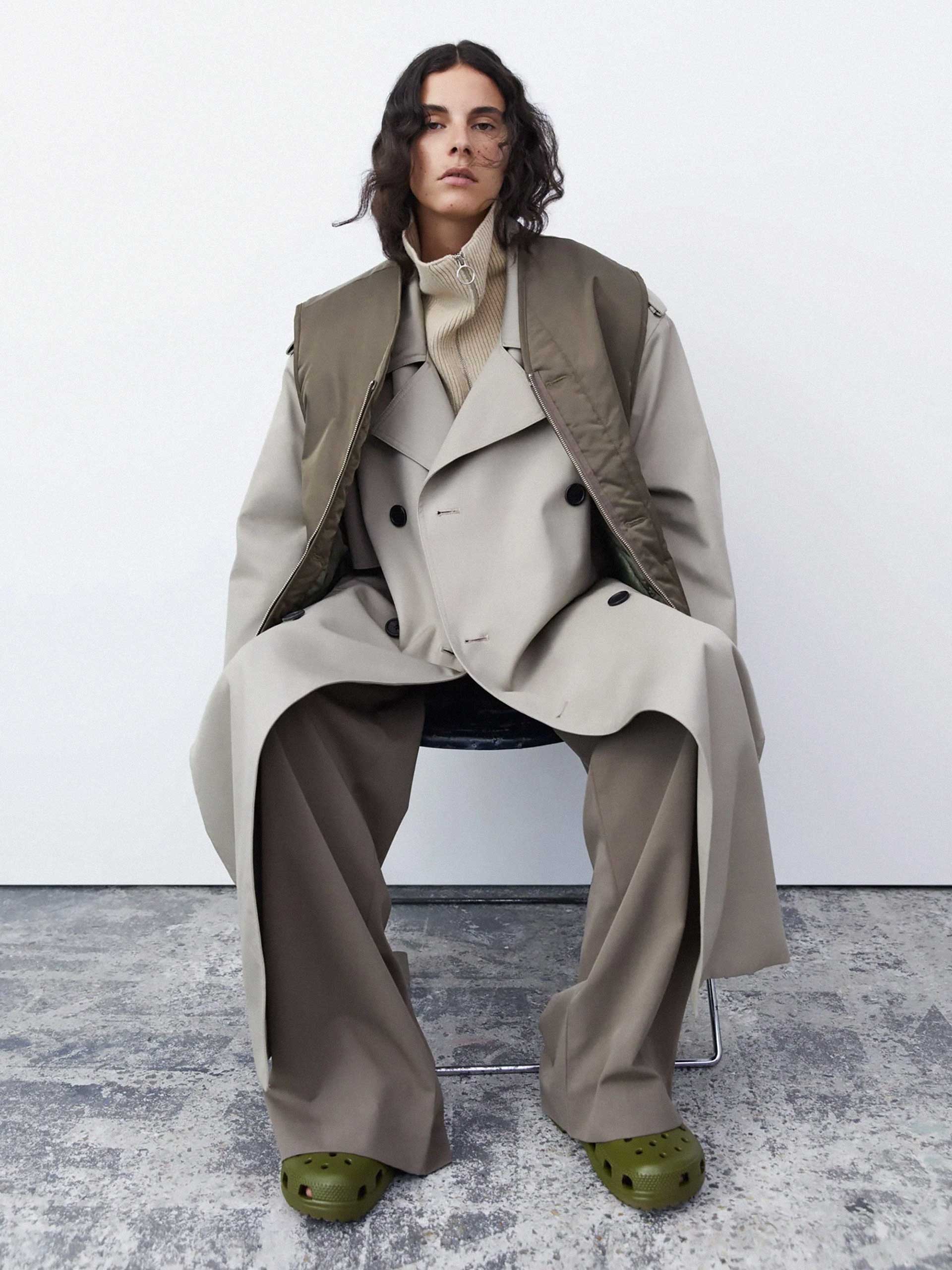 trench-holding-the-frankie-shop